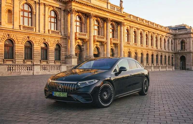 Mercedes-Benz EQS sofőrrel